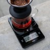 Balance barista noire marque hario en fonctionnalité