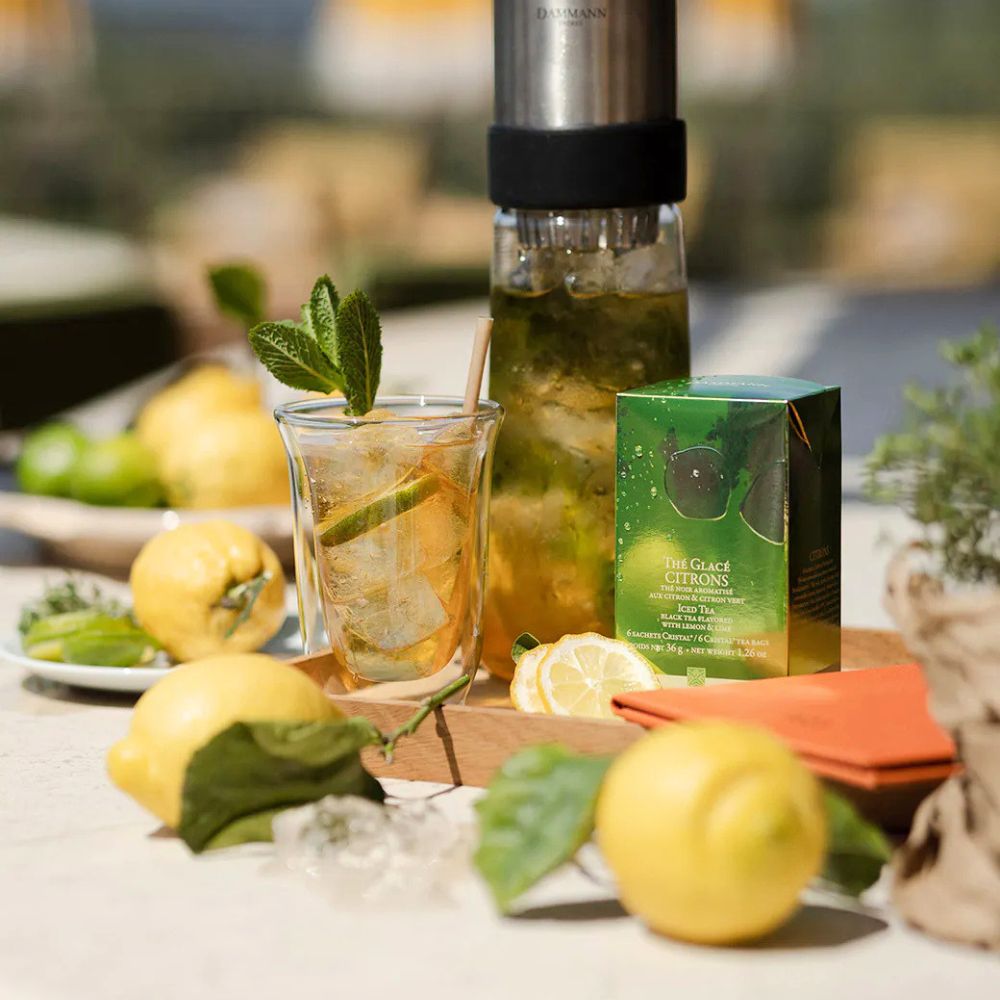 boisson glacée à base de thé vert et de citrons
